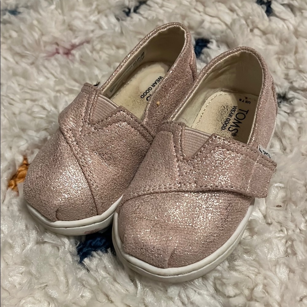 TOMS toddler Glitter Pink Shoes